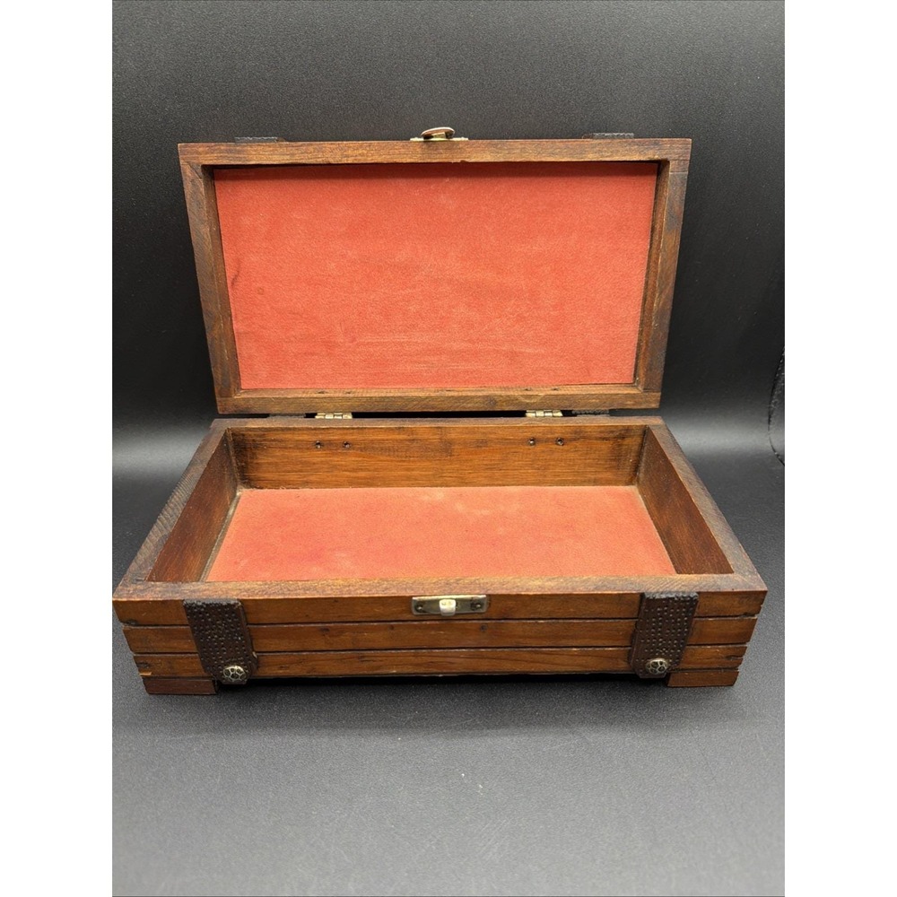 VTG Wooden Trinket Treasure Box 10 X 6 Inches Peach Liner Castlecore Grandpacore